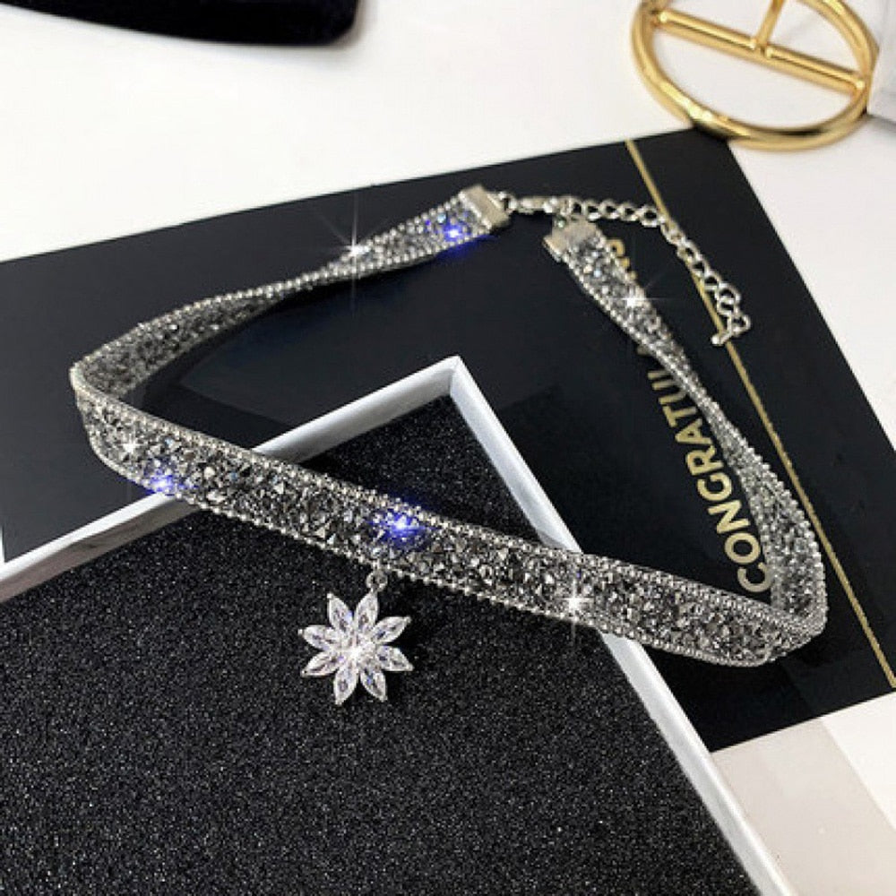 Fashion Crystal Ice Flower Pendant Necklace Glitter Adjustable Metal Chain Women Chic Punk Choker Clavicle Chain Neck Jewelry